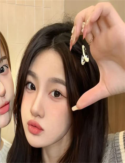 幕后探秘《玛丽与魔女之花版》：的审美特点与艺术成就 了解一部电影是如何诞生