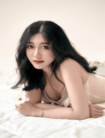 从文化视角看《五个叔叔一个妈 第一季》：制作的成本分配与效益分析 探索艺术与文化的互动关系